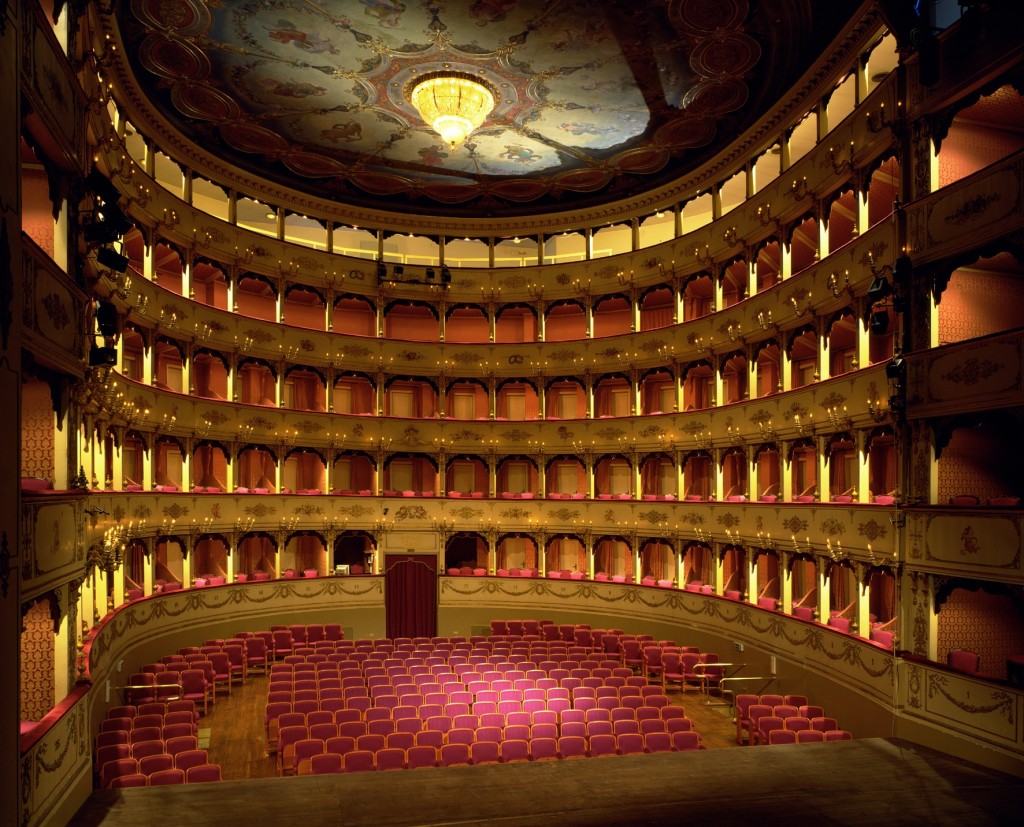 Pesaro_teatro Gioacchino Rossini interno