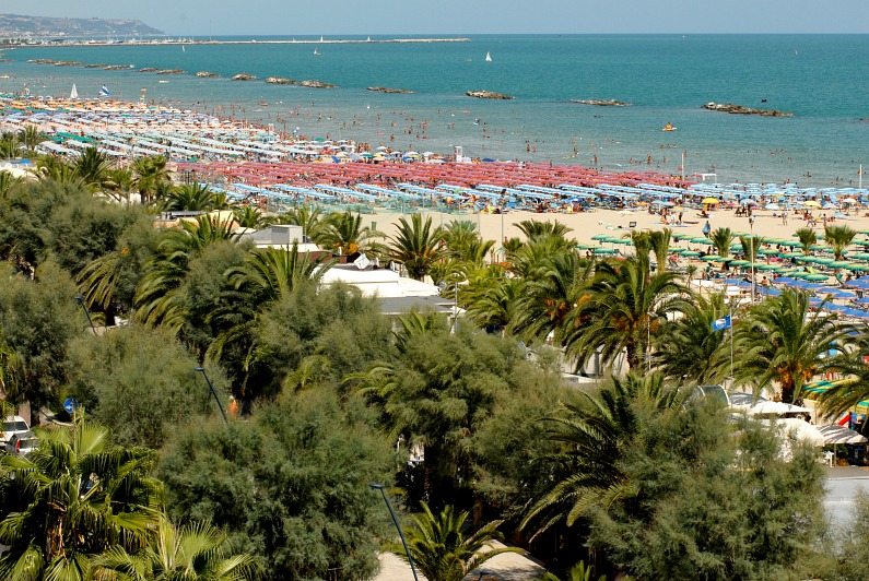 La spiaggia di San Benedetto del Tronto, bandiera blu delle Marche