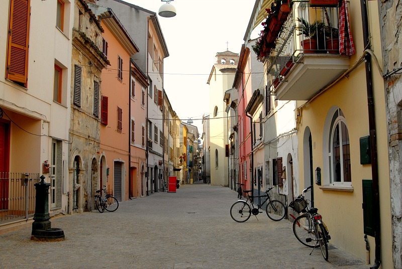 Scorci delle vie del vecchio incasato di San Benedetto del Tronto 