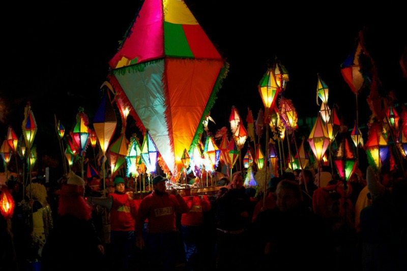 Il carnevale di Castignano con "i Mocculi", le lanterne multicolore