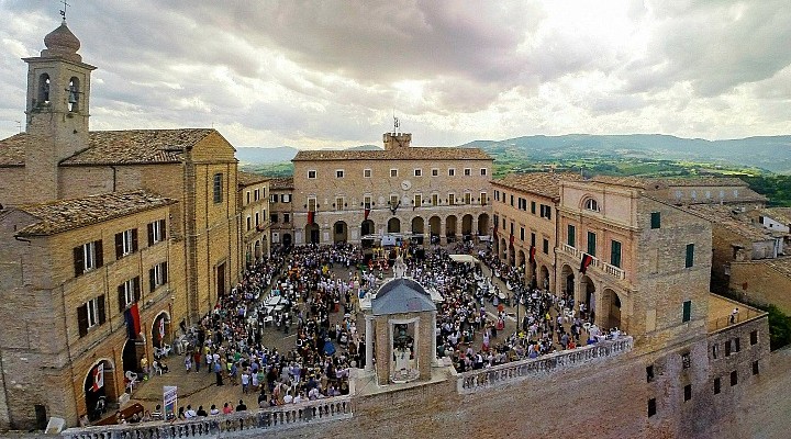 Risultati immagini per treia piazza della repubblica