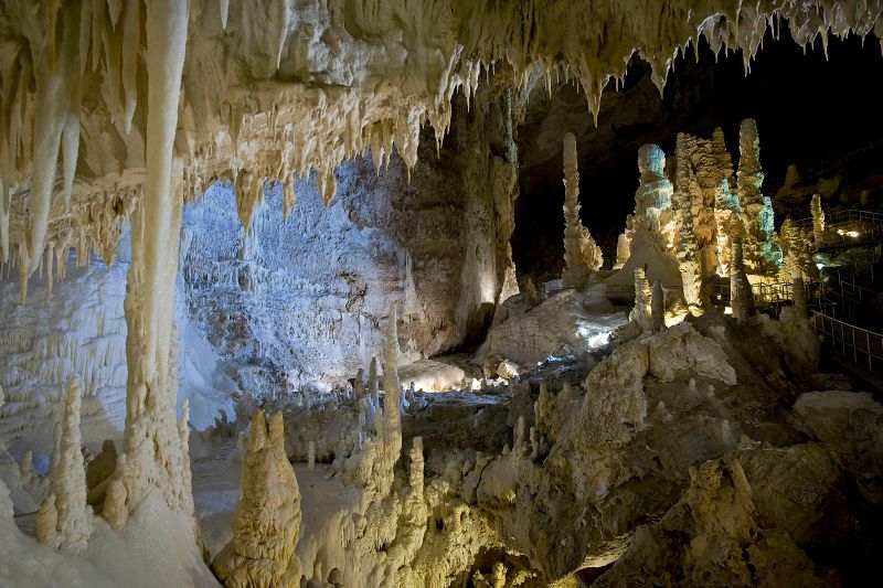 Grotte di Frasassi - Sala dei Giganti