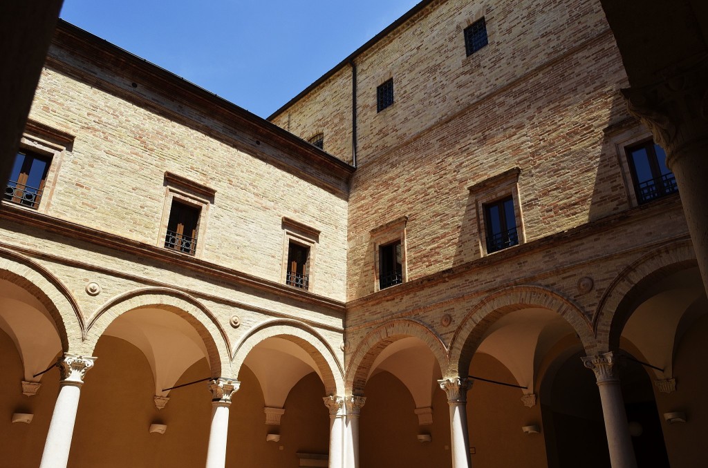 cortile palazzo bonafede