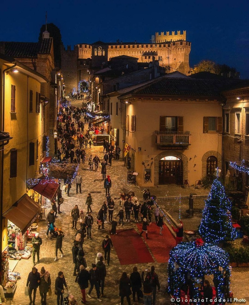 Albero Di Natale Roma 2020.I Mercatini Di Natale Nelle Marche Destinazionemarche Blog