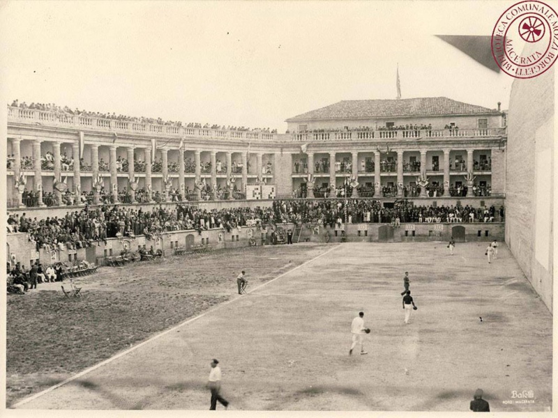 arena sferisterio come stadio del gioco del pallone col bracciale 