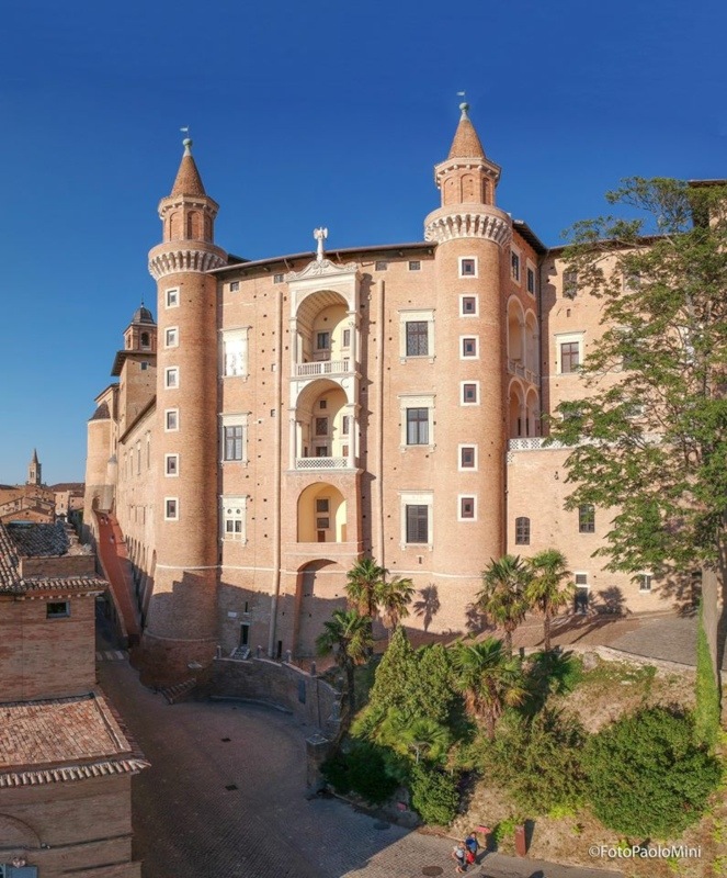 Il Palazzo ducale di Urbino con i suoi torricini 
